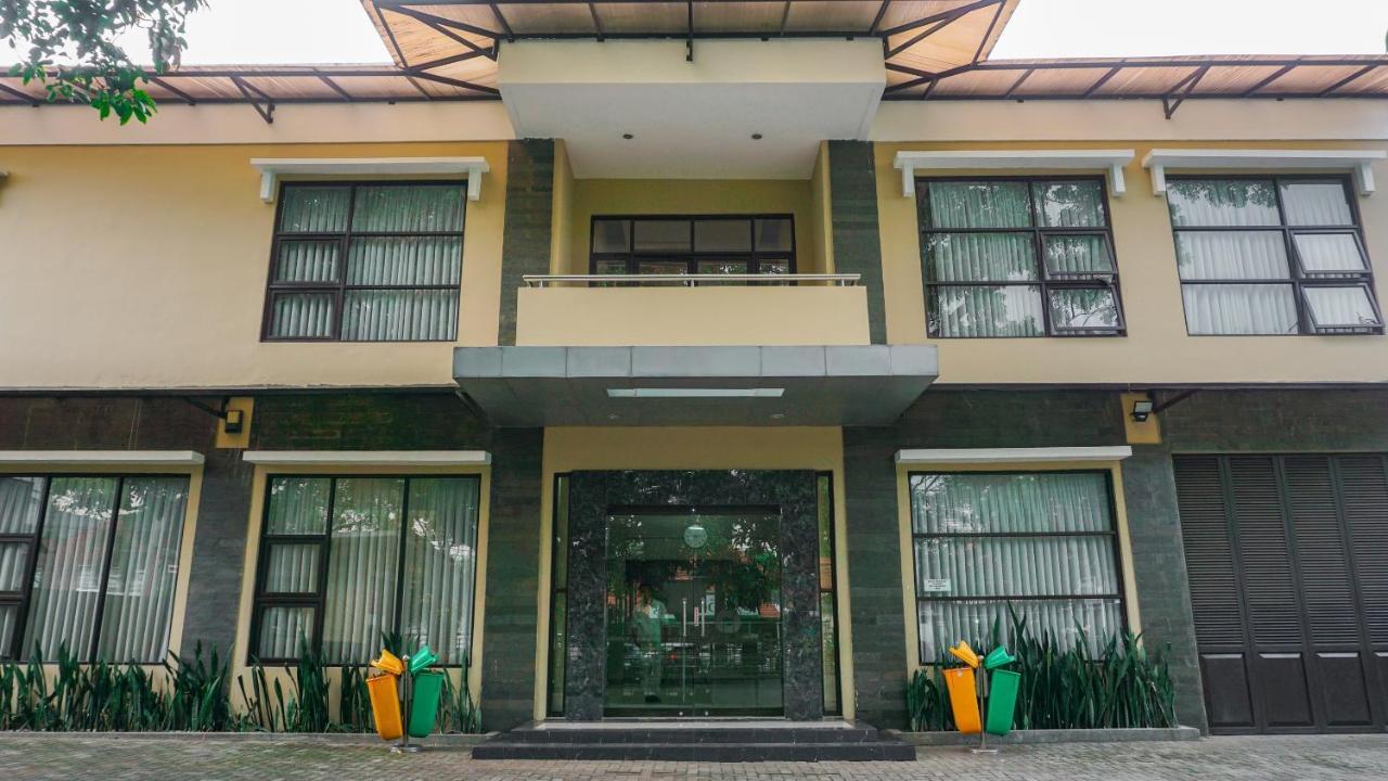 Hotel Oyo 1740 Tekmira Supratman Bandung