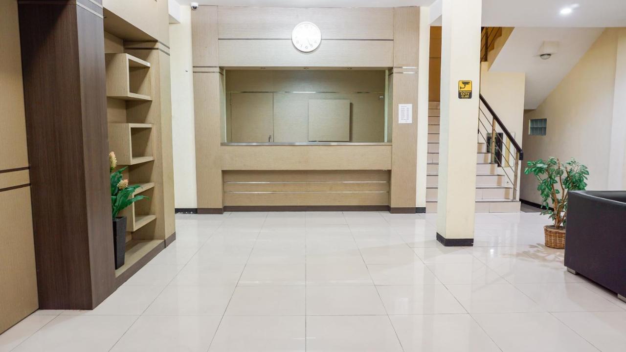 Hotel Oyo 1740 Tekmira Supratman 2*